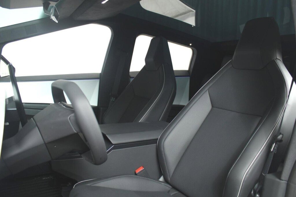 Used 2024 Tesla Cybertruck Cyberbeast image 12