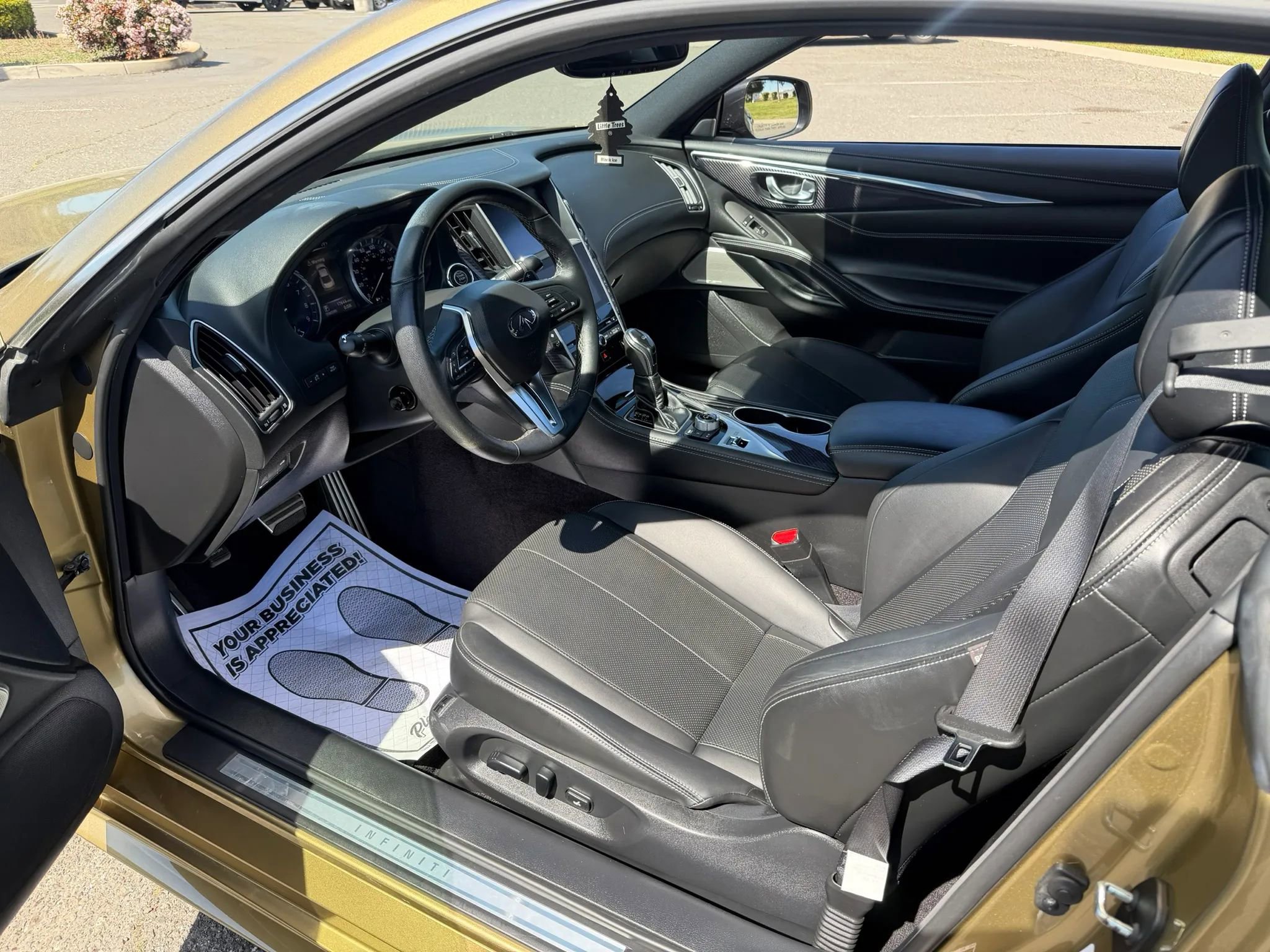 Used 2018 INFINITI Q60 3.0t Sport w/ Sensory Package 3.0T Sport image 9