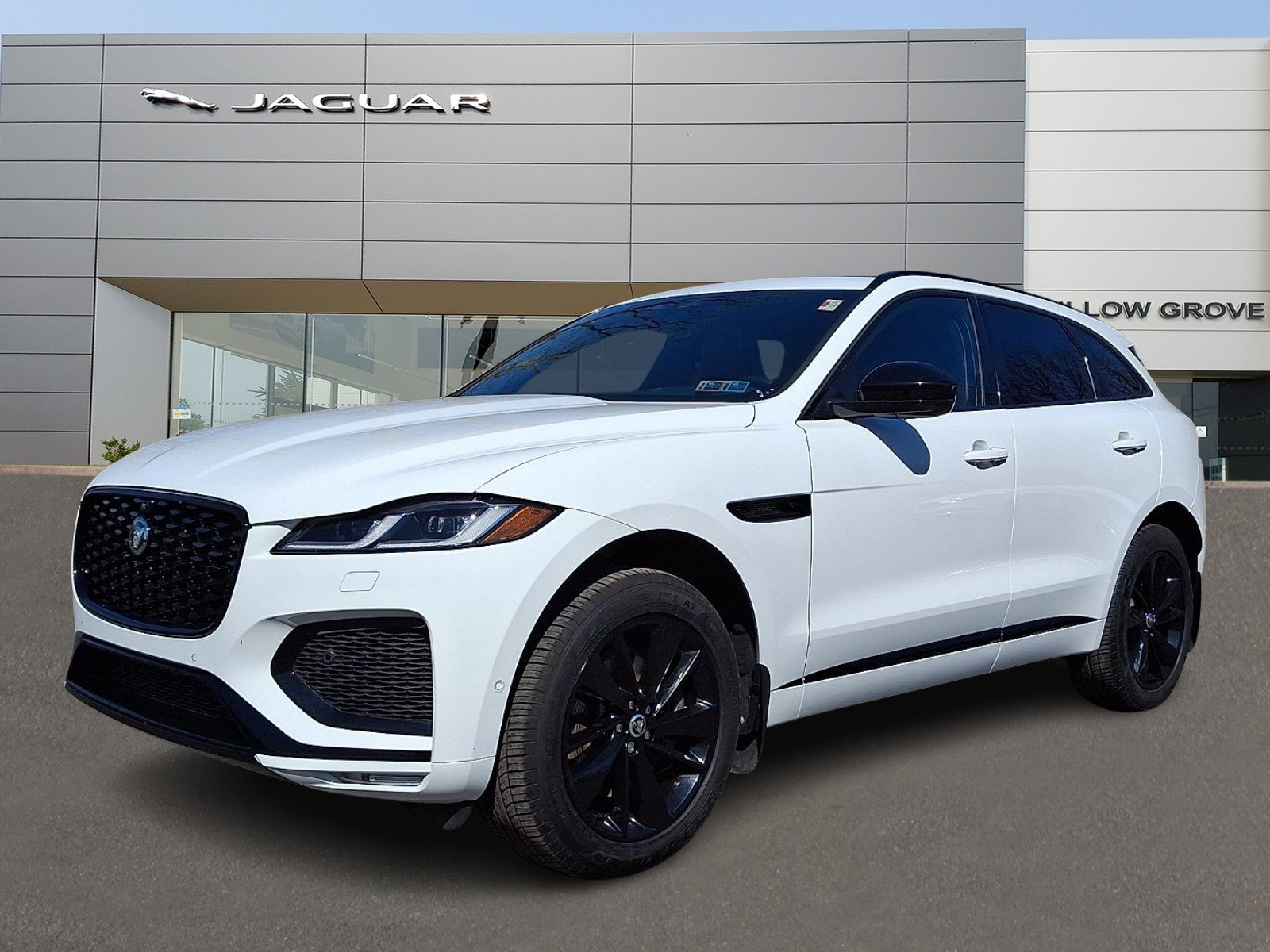 Used 2026 Jaguar F-PACE R-Dynamic S image 1