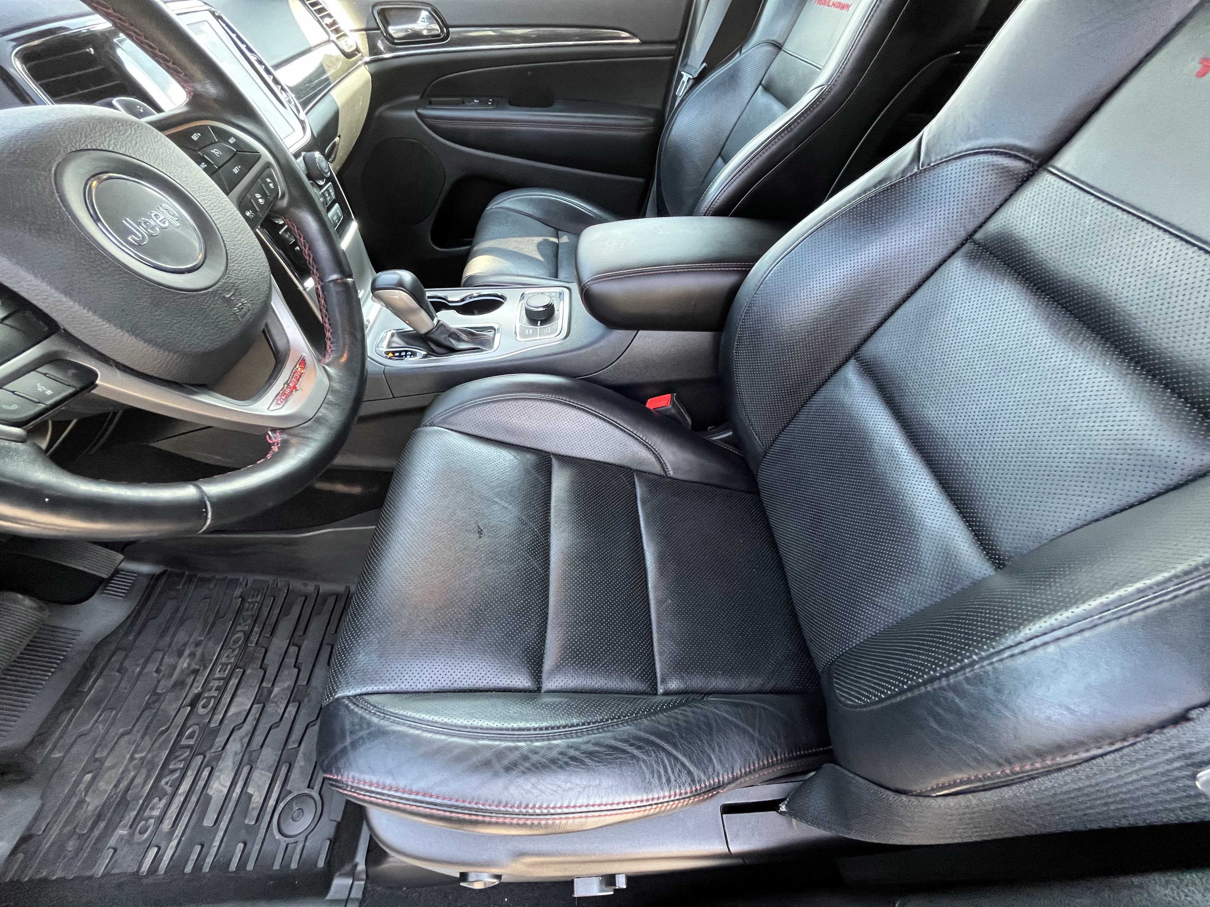 Used 2021 Jeep Grand Cherokee Trailhawk w/ Trailhawk Luxury Group AWD/4WD image 17