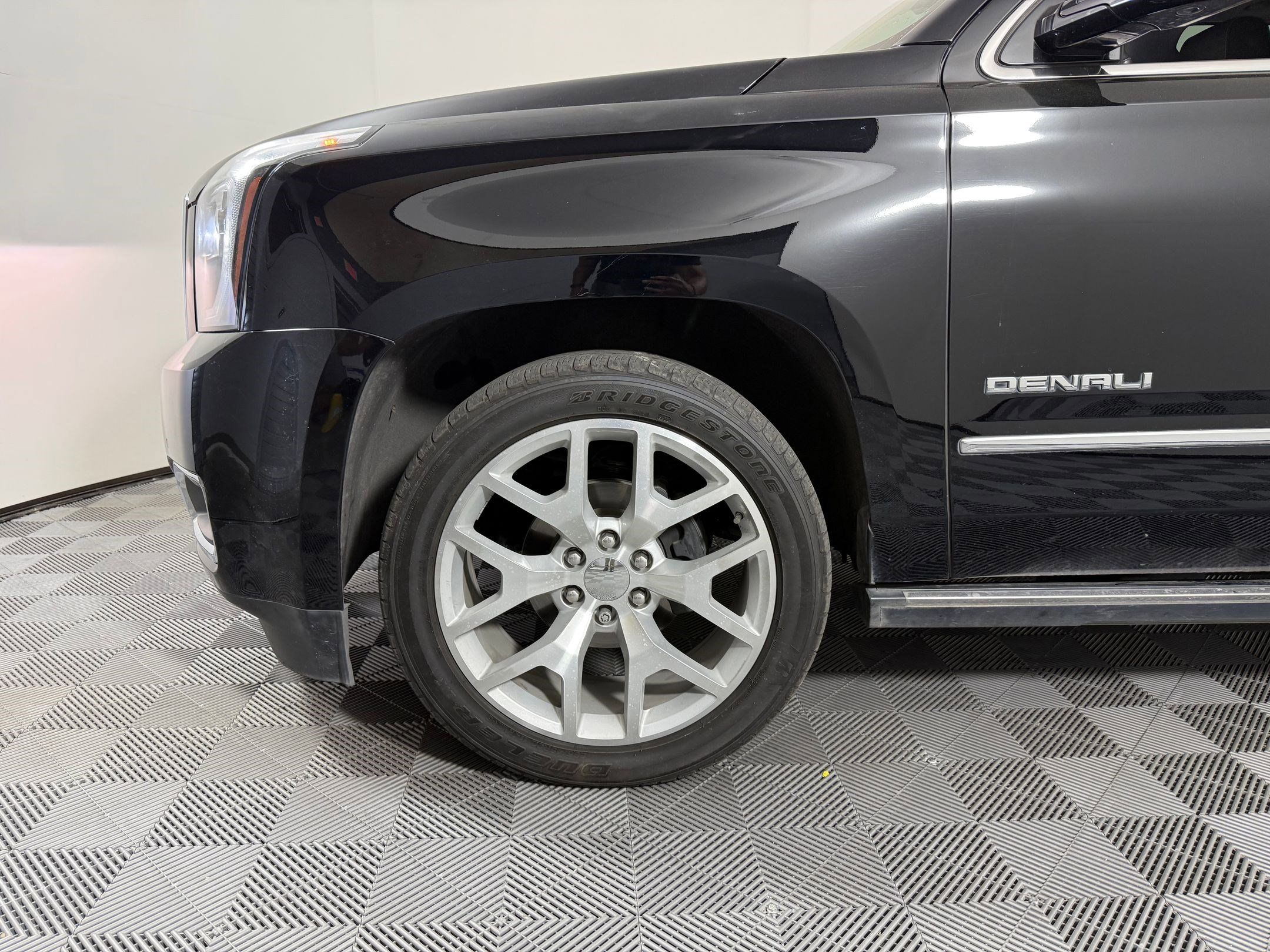 Used 2020 GMC Yukon Denali w/ Denali Ultimate Package image 13