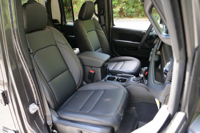 Used 2025 Jeep Gladiator Sport image 47