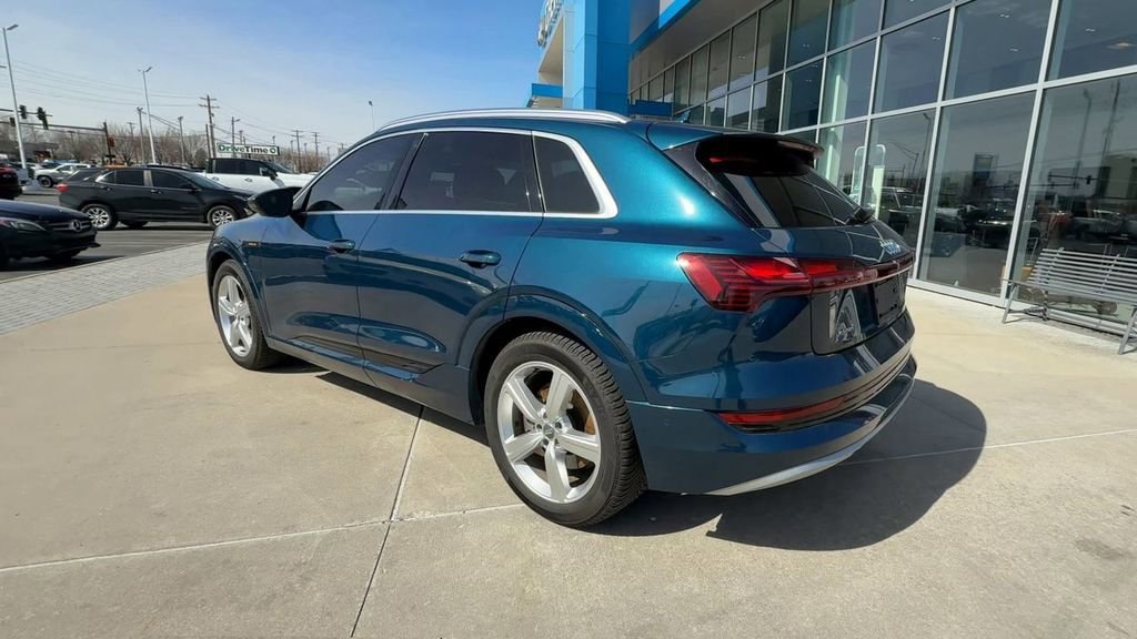 Used 2019 Audi e-tron Premium Plus image 6