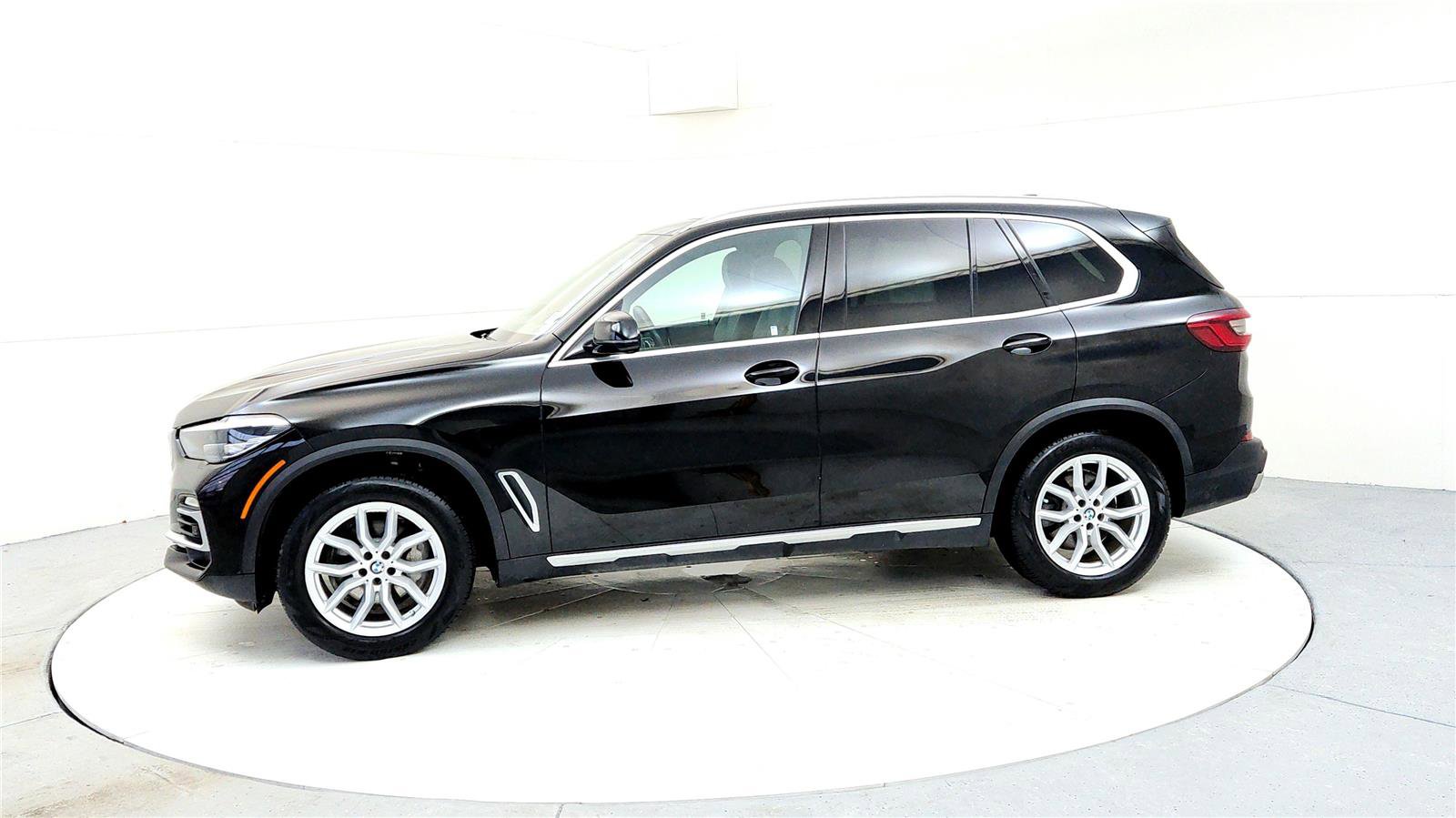 Used 2020 BMW X5 xDrive40i w/ Convenience Package image 3