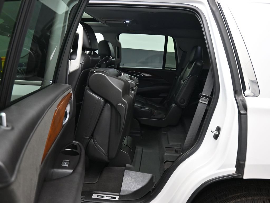 Used 2020 Cadillac Escalade Premium Luxury image 40