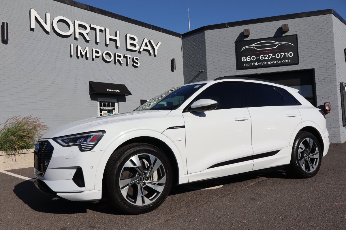 Used 2021 Audi e-tron Premium w/ Convenience Plus Package AWD/4WD image 2