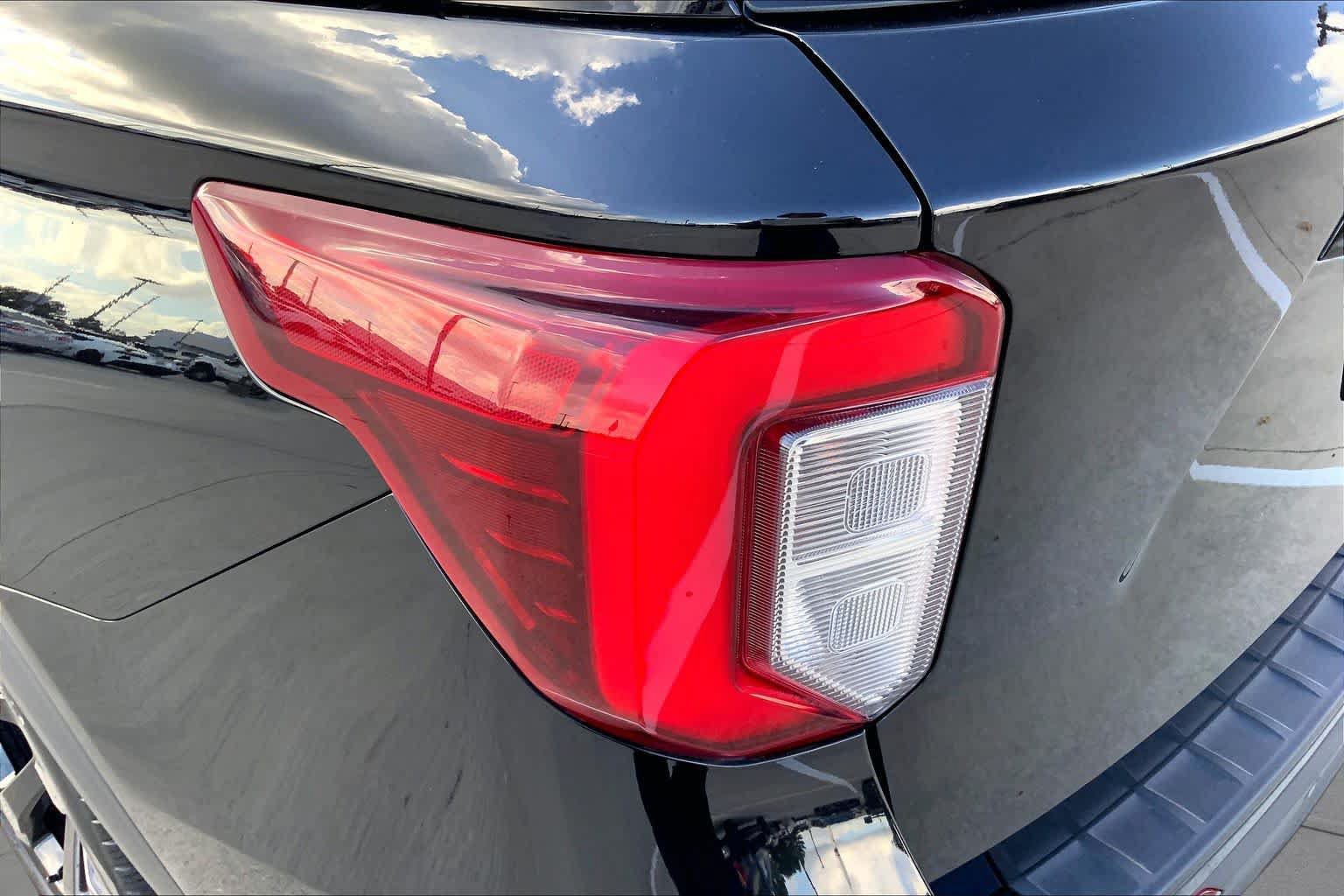 Used 2023 Ford Explorer ST w/ Equipment Group 401A AWD/4WD image 27