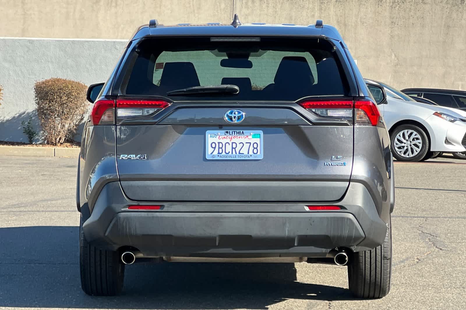 Certified 2022 Toyota RAV4 LE AWD/4WD image 8