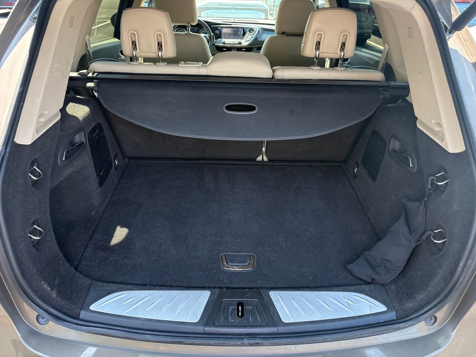 Used 2017 Buick Envision Essence w/ LPO, Cargo Package FWD image 19