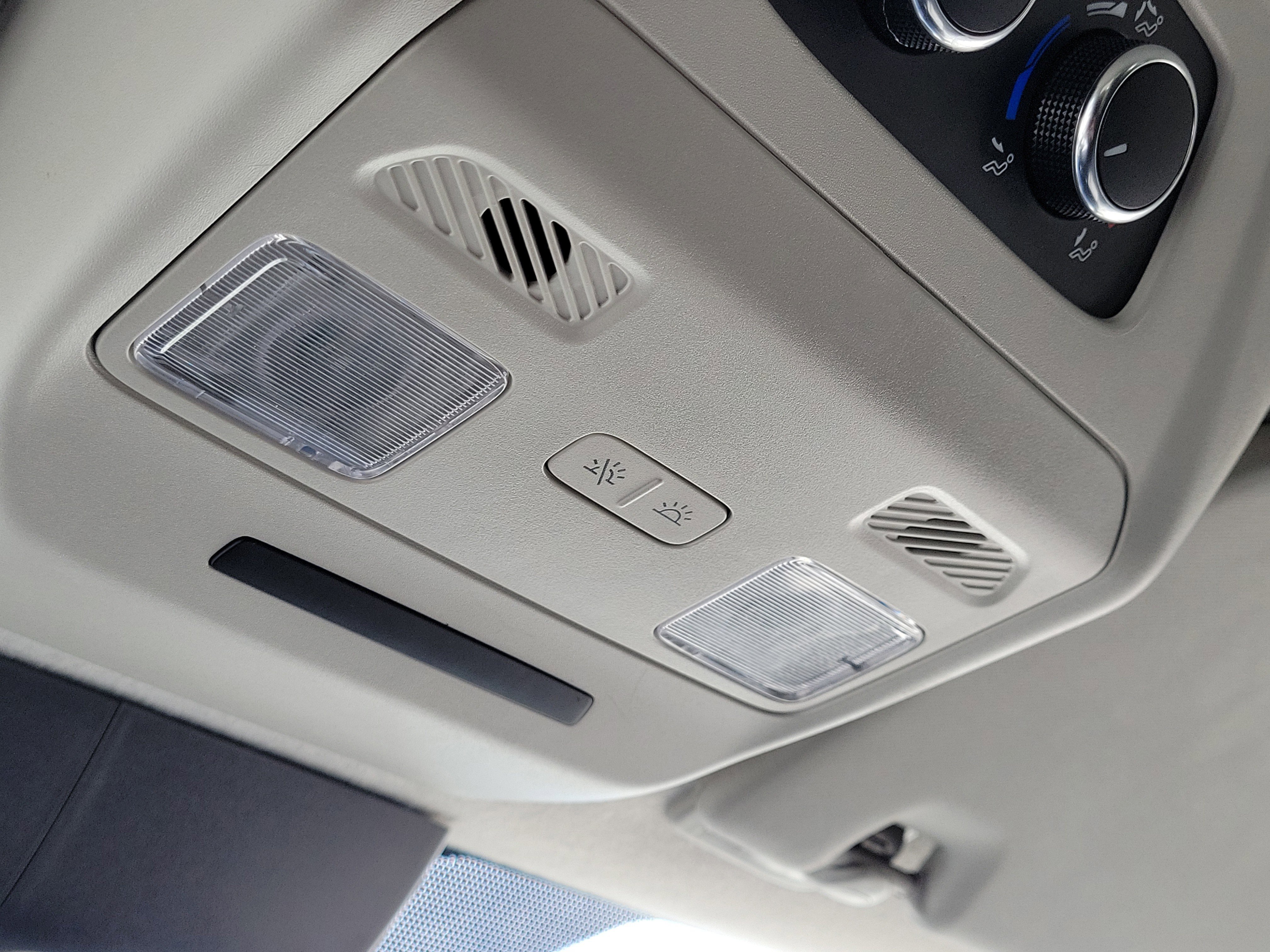 Used 2023 Ford Transit 350 XLT image 25