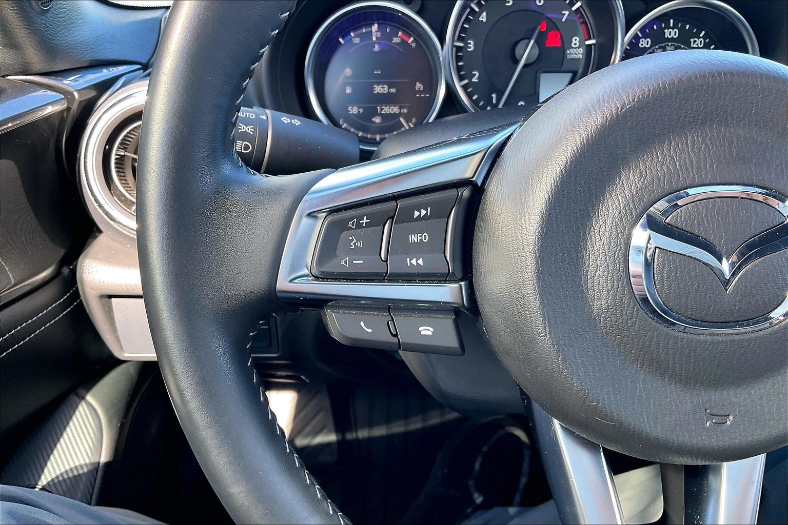 Used 2021 MAZDA MX-5 Miata Grand Touring RWD image 16