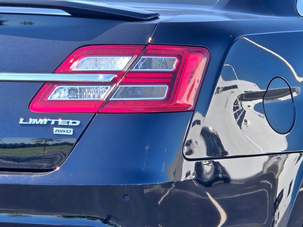 Used 2019 Ford Taurus Limited AWD/4WD image 14