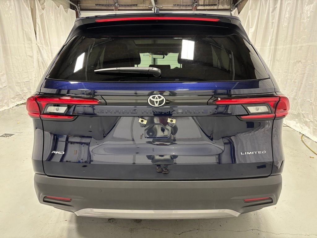Used 2026 Toyota Grand Highlander AWD image 6