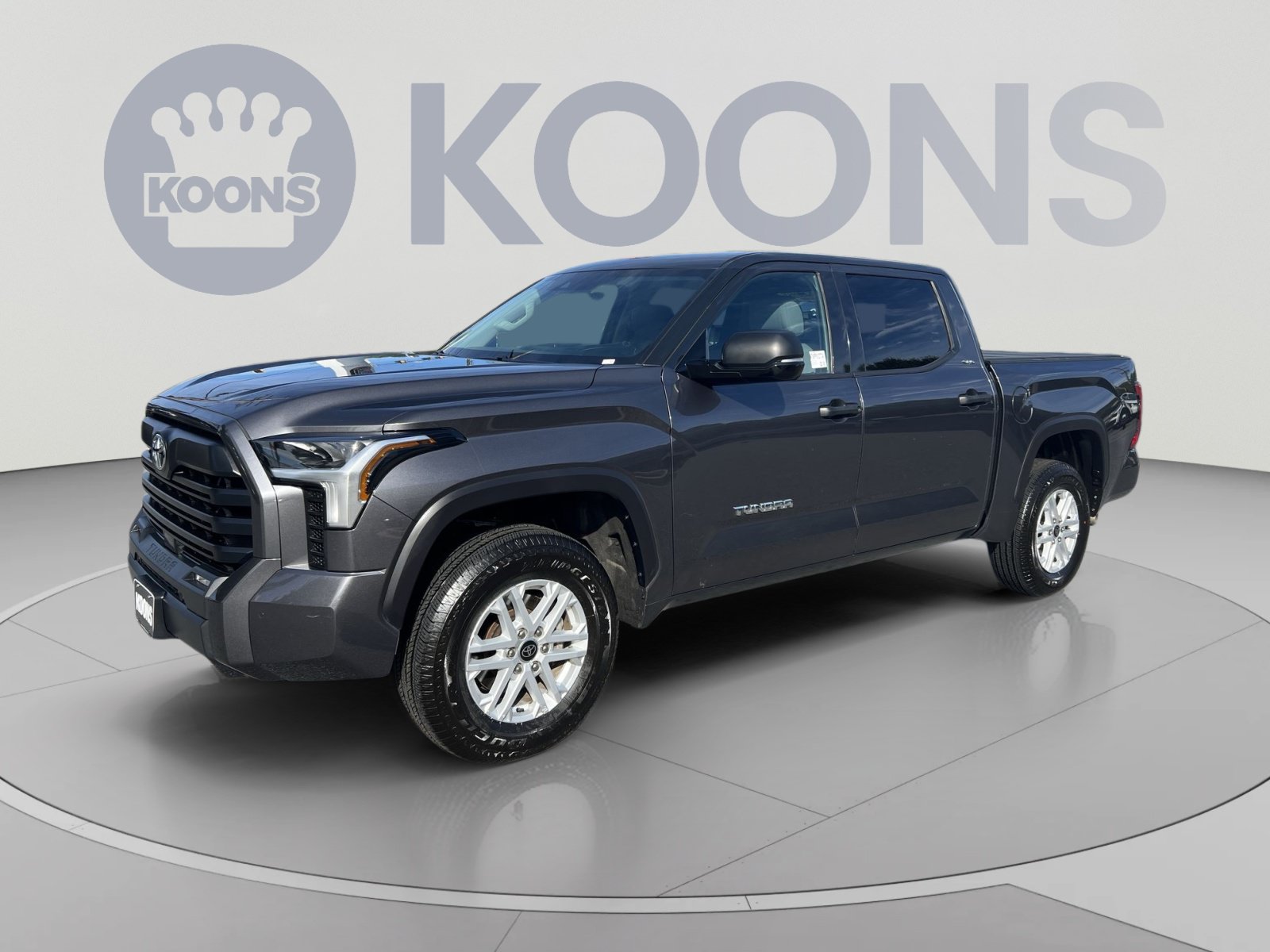 Used 2023 Toyota Tundra SR5 w/ SR5 Convenience Package AWD/4WD image 1