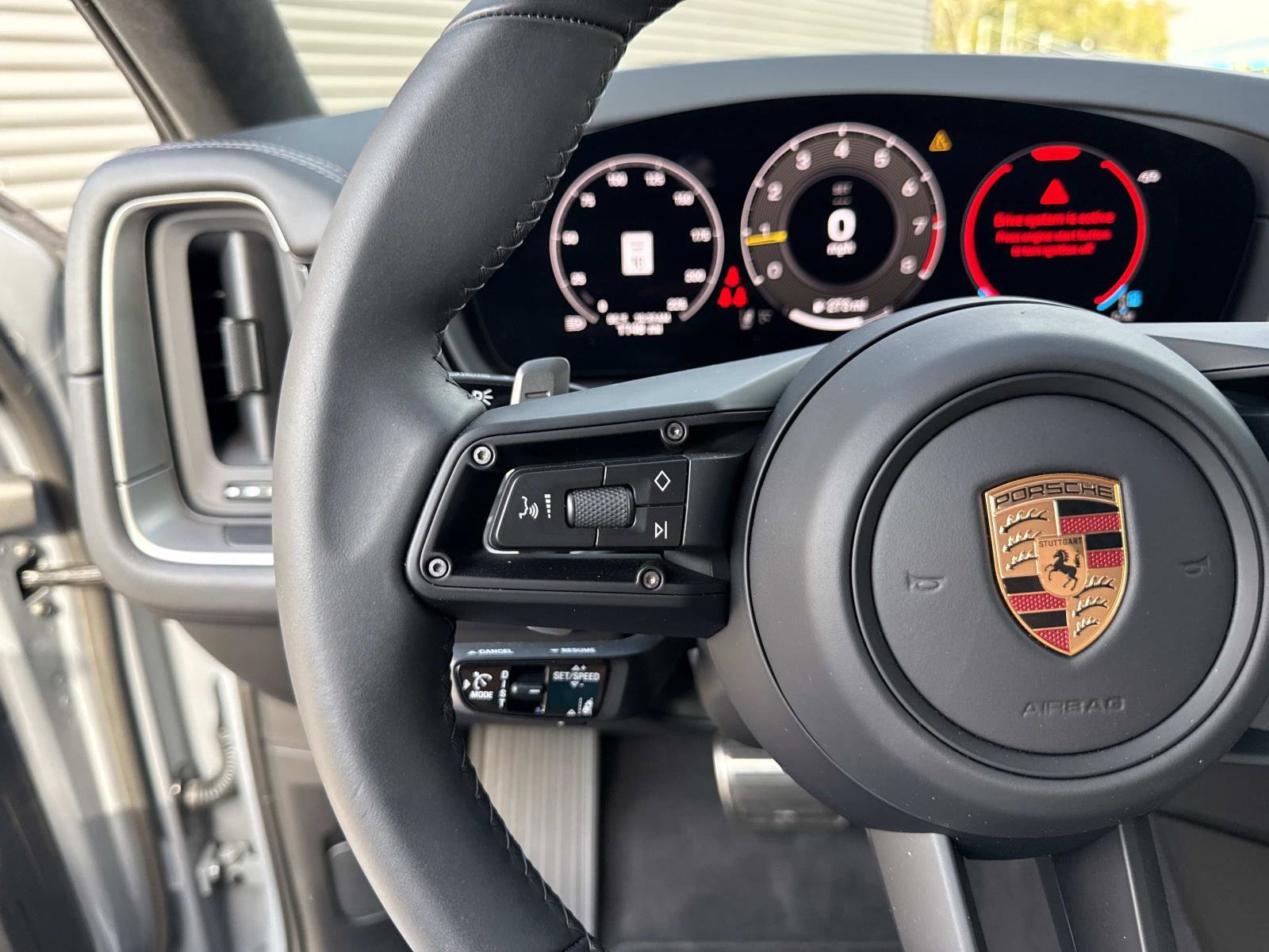 Used 2025 Porsche Cayenne Turbo GT image 31