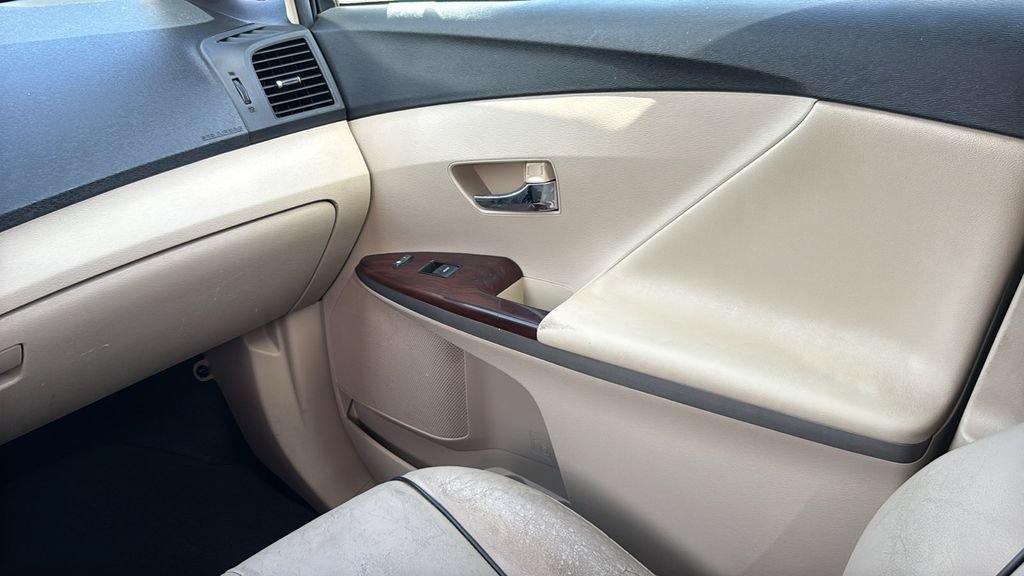 Used 2013 Toyota Venza LE FWD image 21