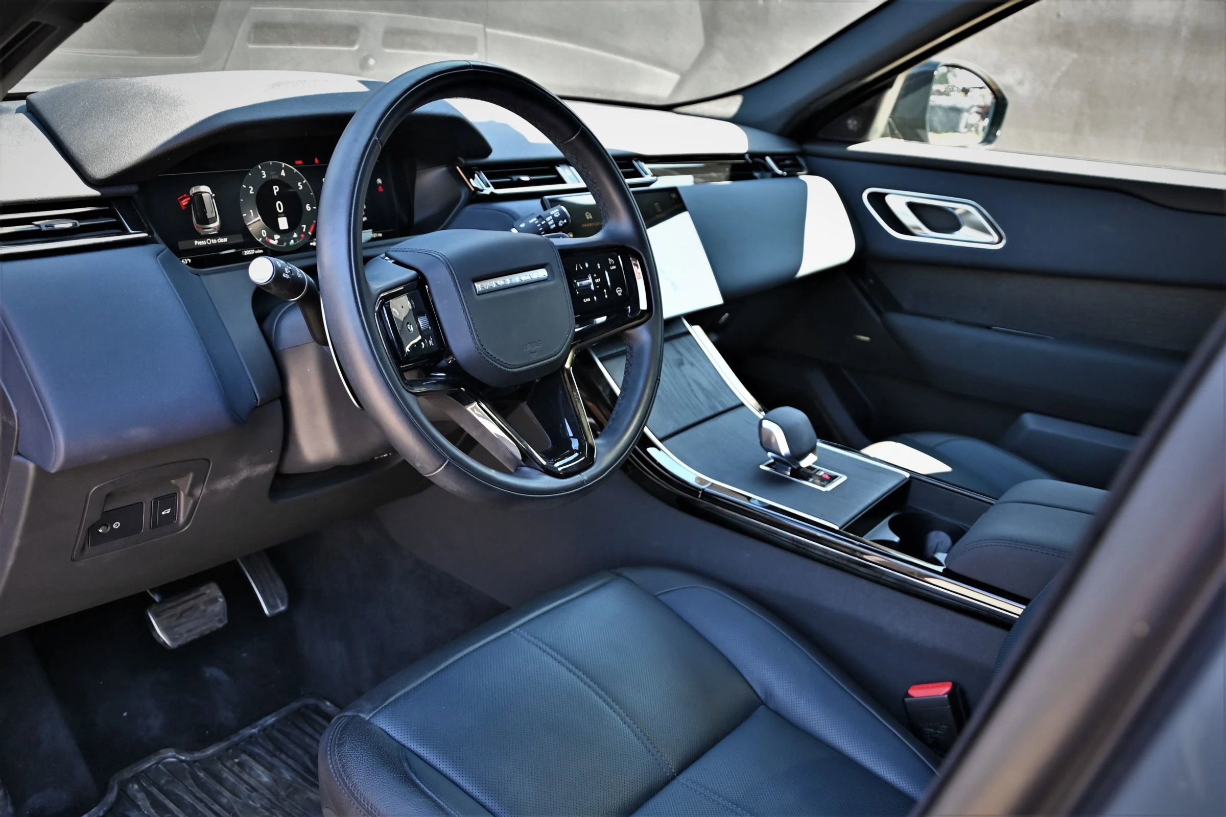 Used 2024 Land Rover Range Rover Velar Dynamic SE image 26