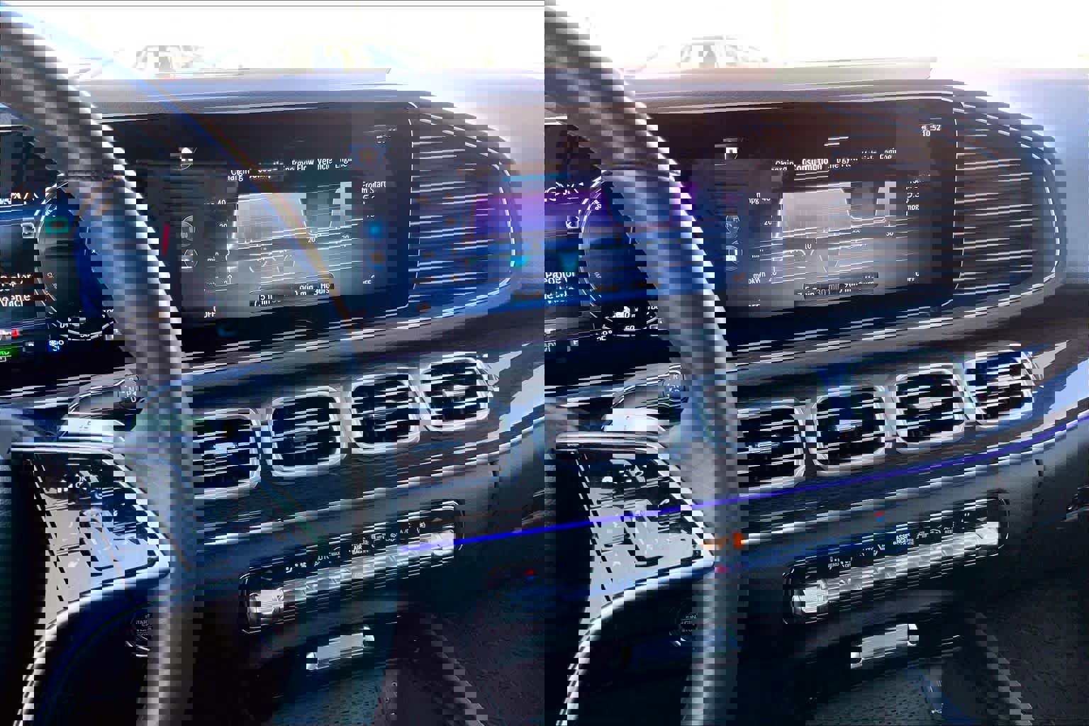 Used 2025 Mercedes-Benz GLE 450e 4MATIC image 6