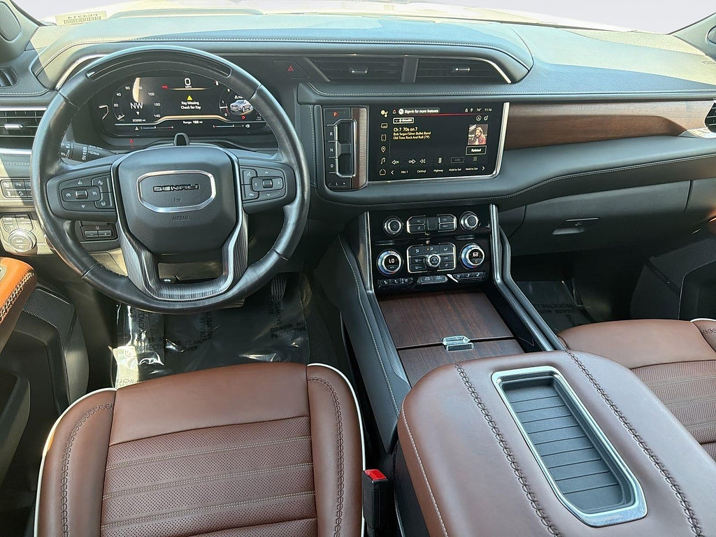 Used 2023 GMC Yukon XL Denali Ultimate AWD/4WD image 7