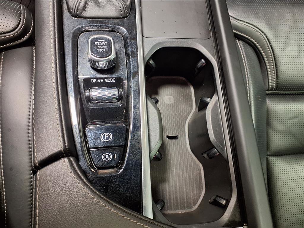 Used 2021 Volvo XC90 T6 Inscription w/ Climate Package image 16