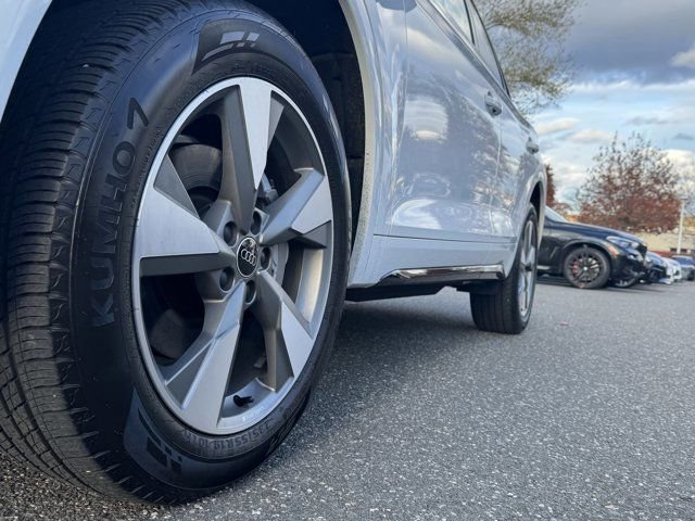 Certified 2025 Audi Q5 2.0T Premium w/ Convenience Plus Package image 10