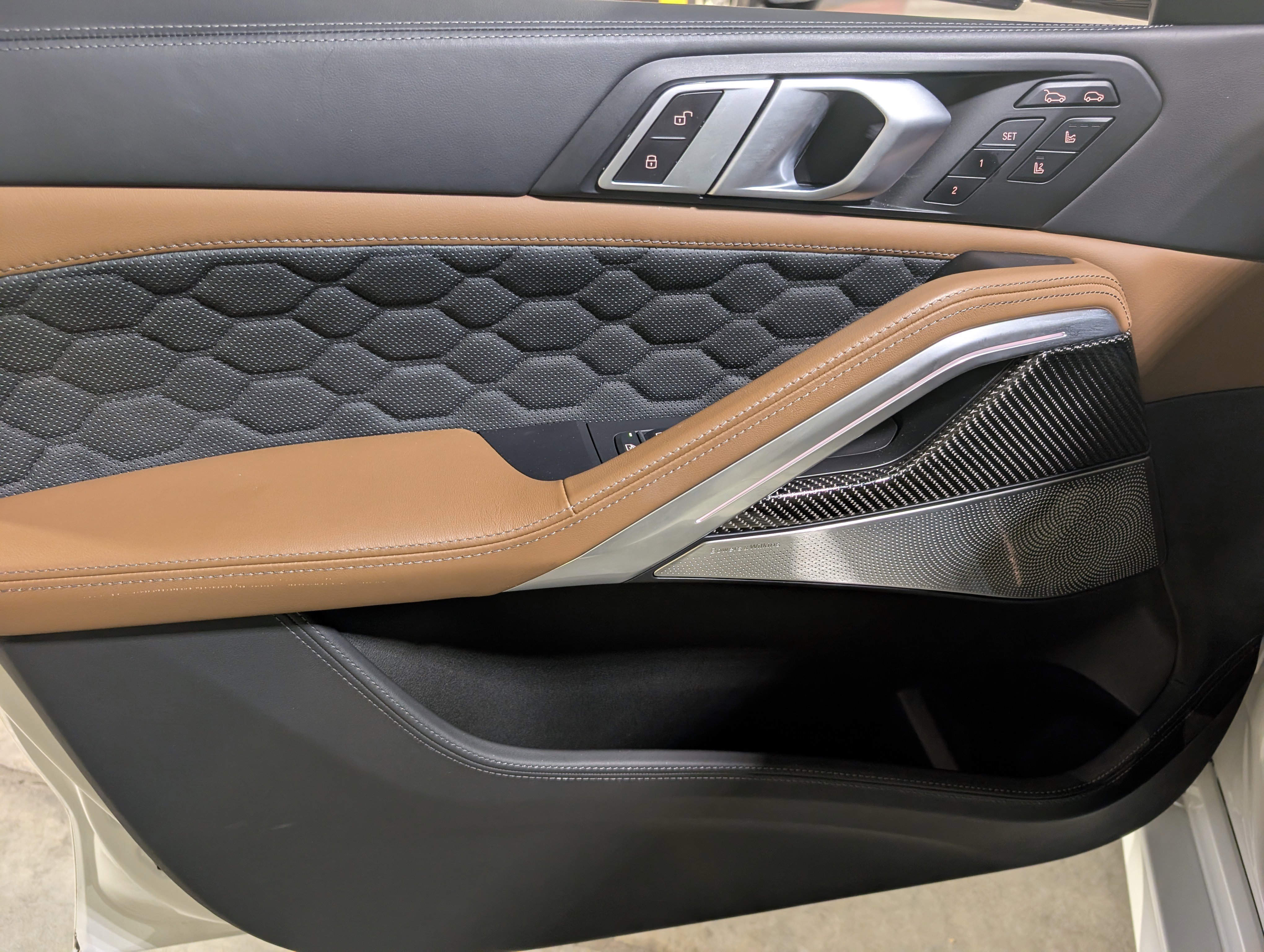 Used 2024 BMW X6 M Competition w/ Executive Package image 21