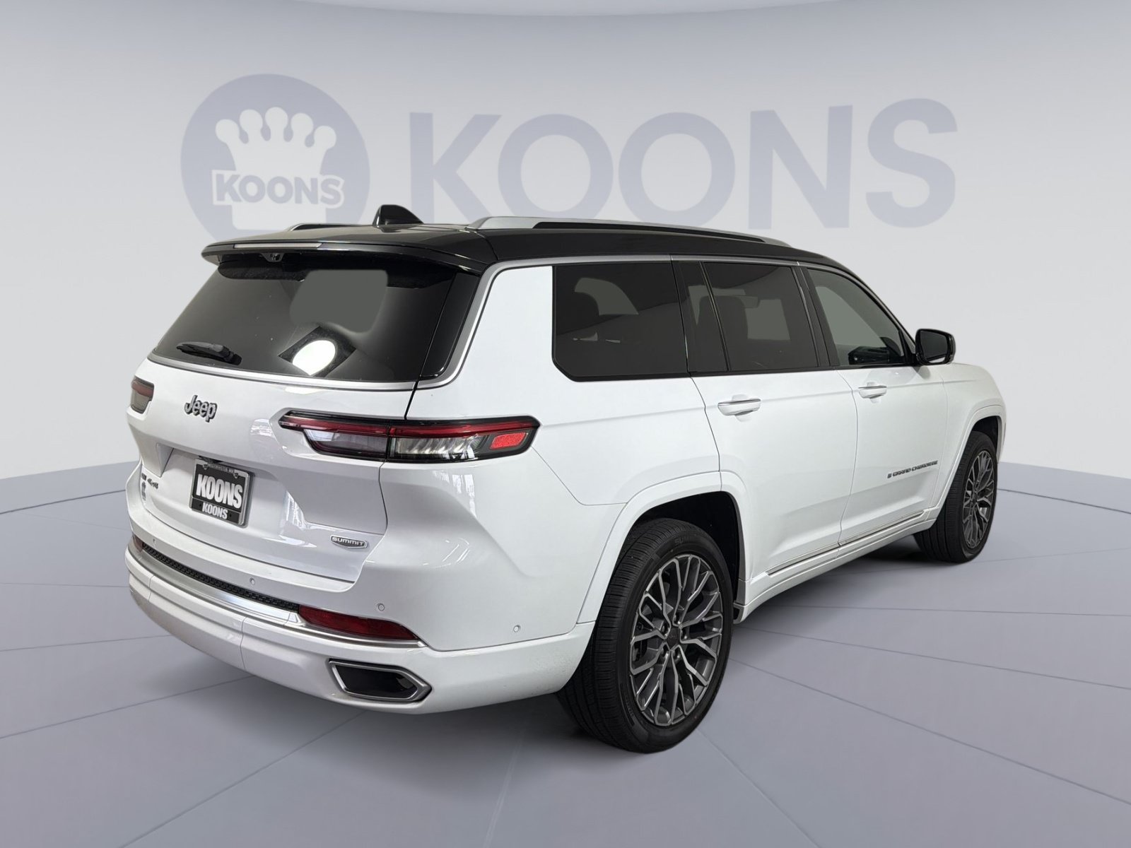 Used 2023 Jeep Grand Cherokee L Summit AWD/4WD image 7