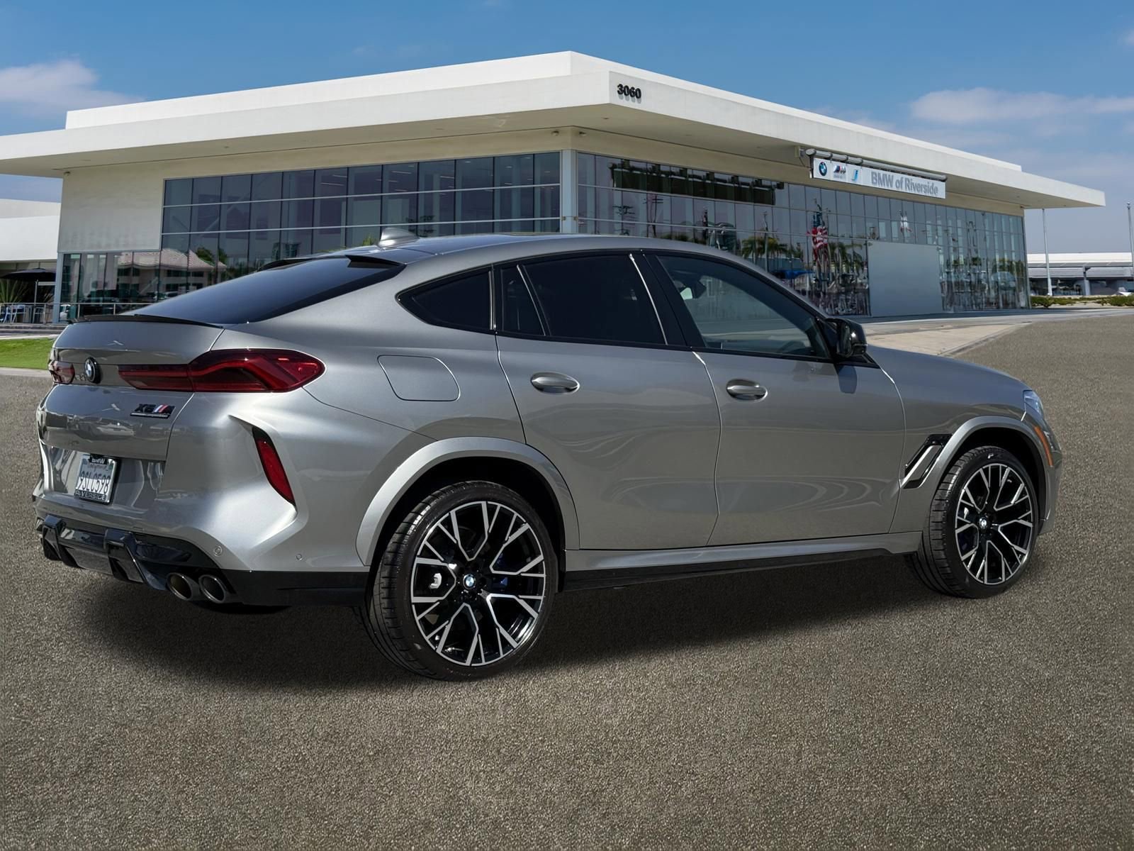 Used 2020 BMW X6 M Competition w/ Executive Package image 11