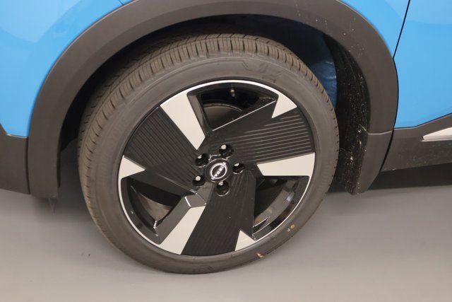 New 2025 Nissan Kicks SR w/ SR Premium Package image 5