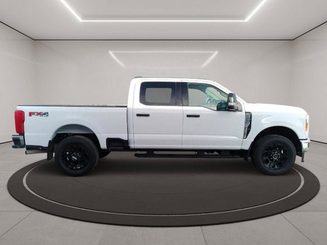 Used 2023 Ford F250 XLT w/ FX4 Off-Road Package AWD/4WD image 4
