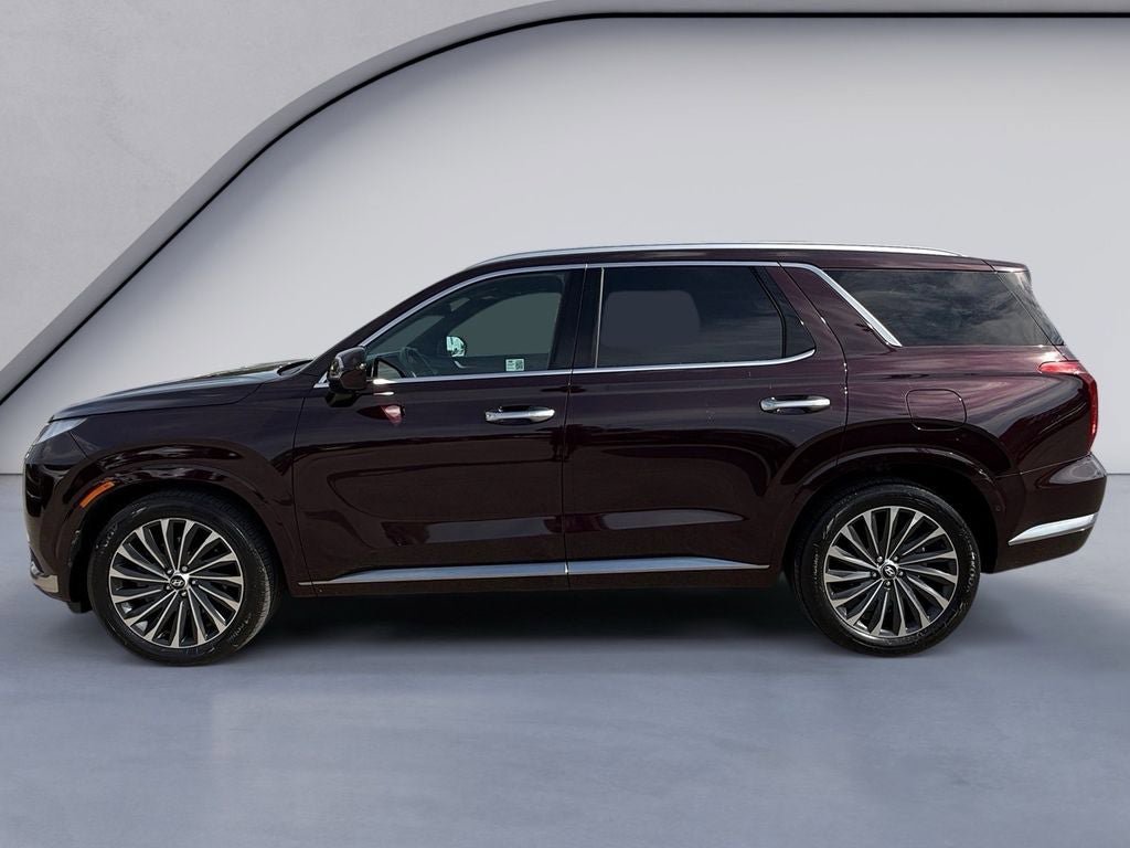 Used 2024 Hyundai Palisade Calligraphy FWD image 2