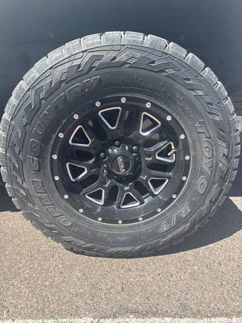 Used 2017 Chevrolet Silverado 1500 LT w/ Texas Edition image 5