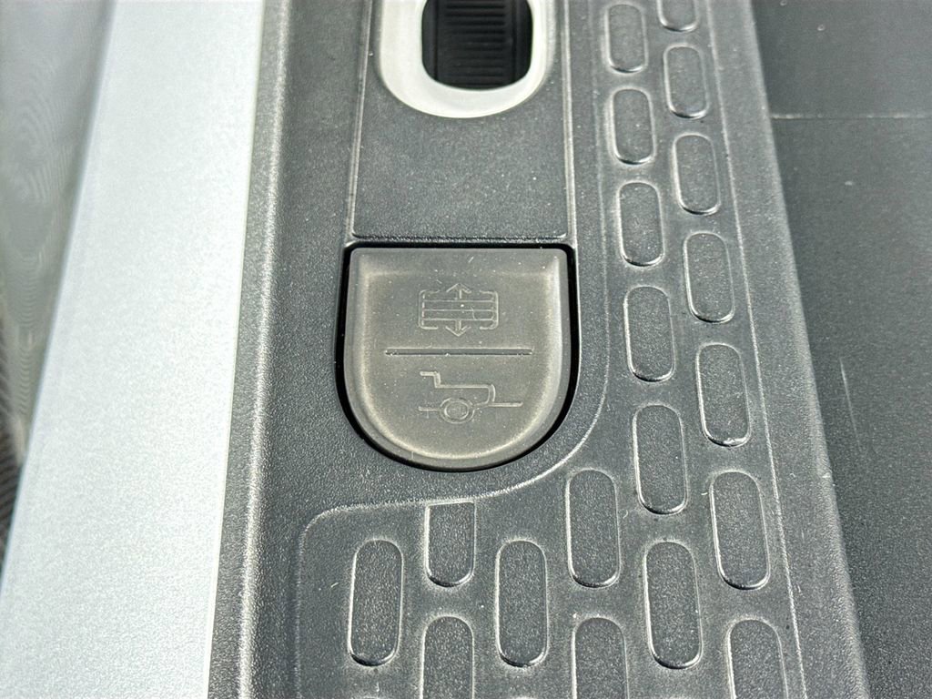 Used 2025 Rivian R1T Adventure AWD/4WD image 31