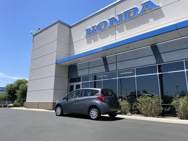 Used 2016 Nissan Versa Note SV FWD image 18