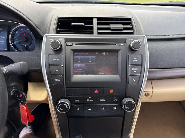 Used 2016 Toyota Camry LE FWD image 23