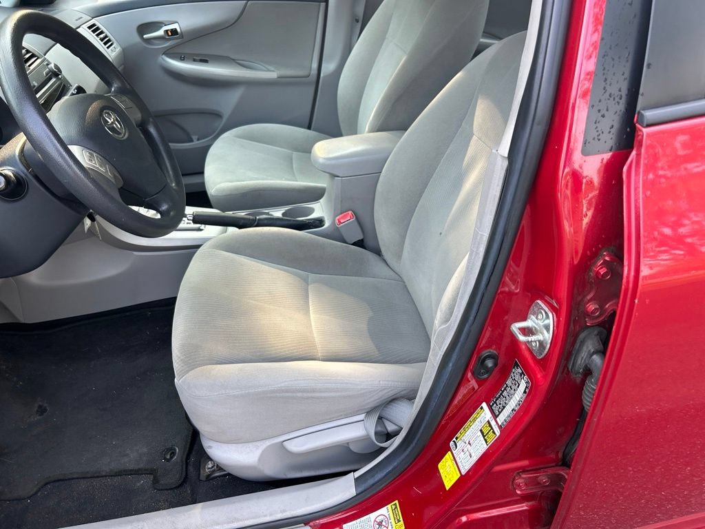 Used 2011 Toyota Corolla LE FWD image 16