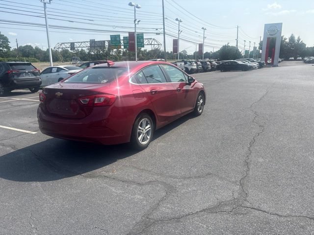 Used 2018 Chevrolet Cruze LT w/ Convenience Package FWD image 11