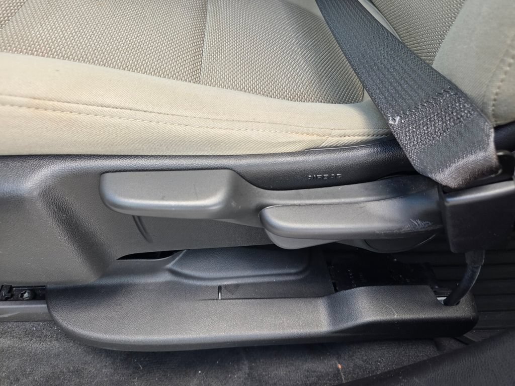 Used 2023 Chevrolet Traverse LS FWD image 6