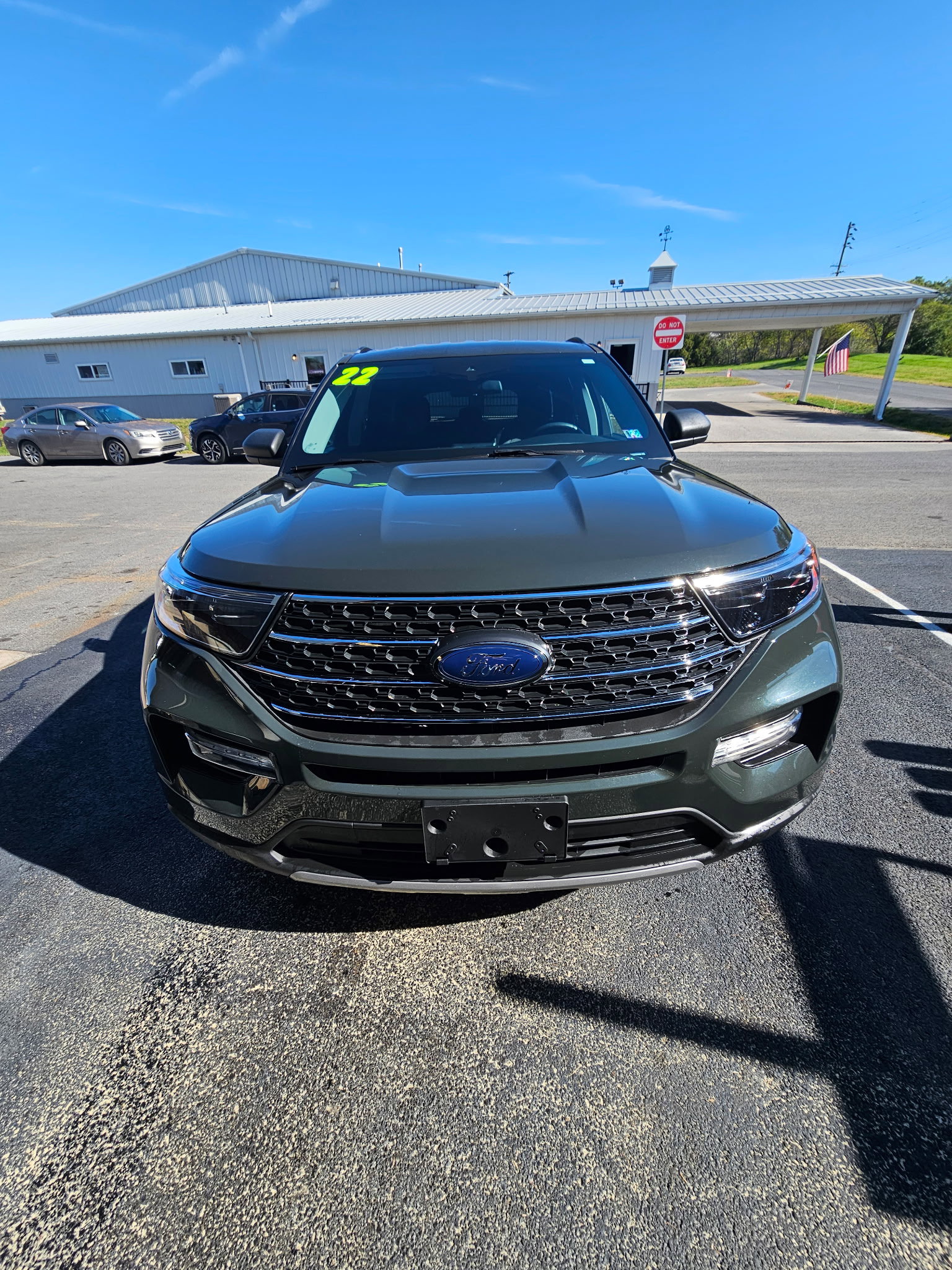 Used 2022 Ford Explorer XLT w/ Equipment Group 202A image 2