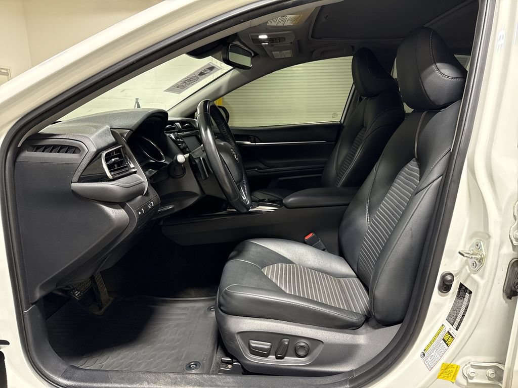 Used 2019 Toyota Camry SE w/ Convenience Package FWD image 20
