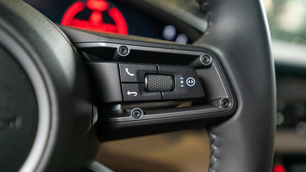 New 2025 Porsche Taycan image 30