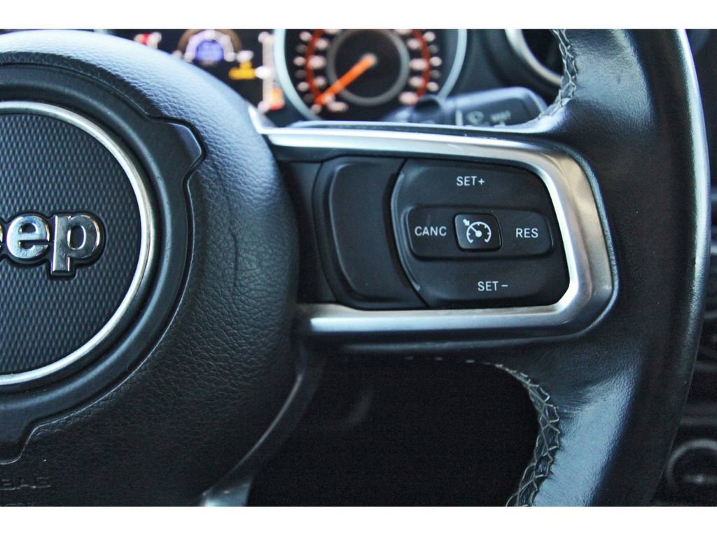 Used 2019 Jeep Wrangler Unlimited Sahara image 16