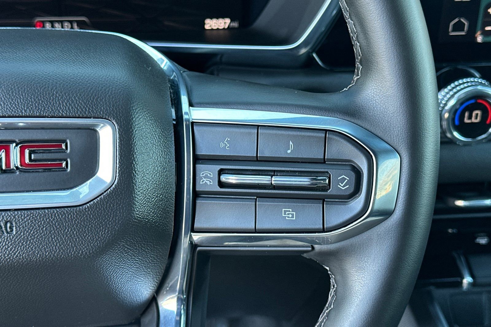 Used 2025 GMC Canyon Elevation w/ Convenience Package image 32