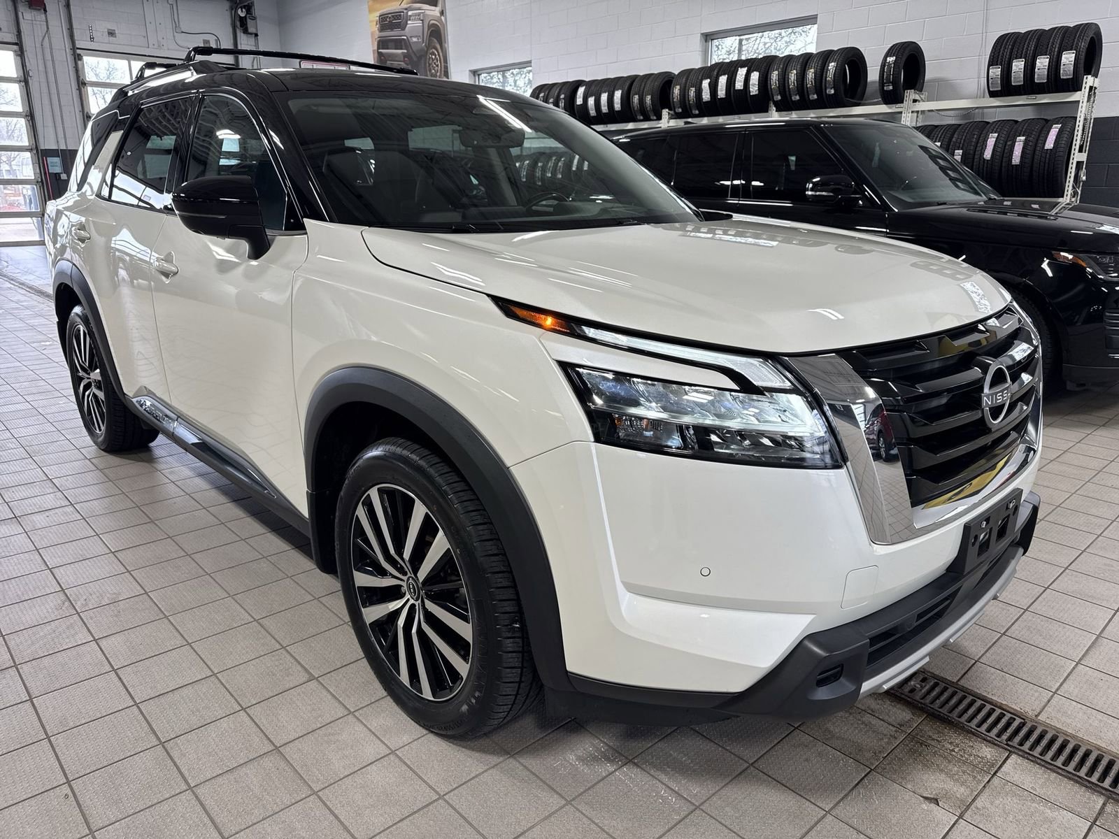 Certified 2023 Nissan Pathfinder Platinum image 12