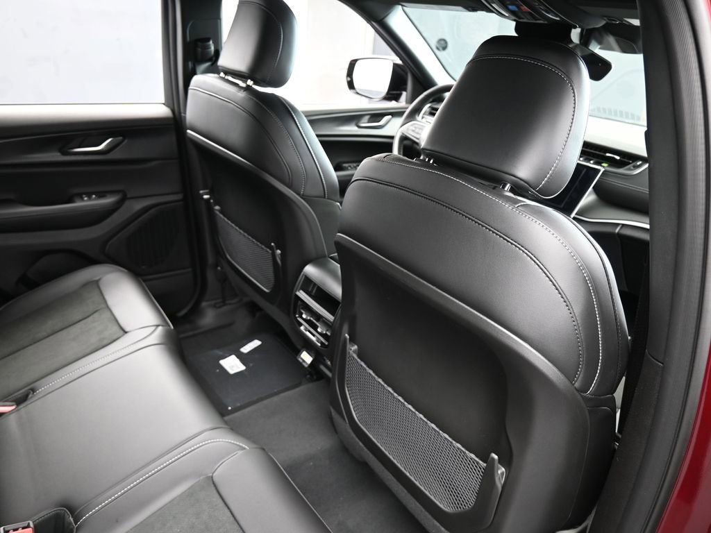 New 2025 Jeep Grand Cherokee Altitude image 36