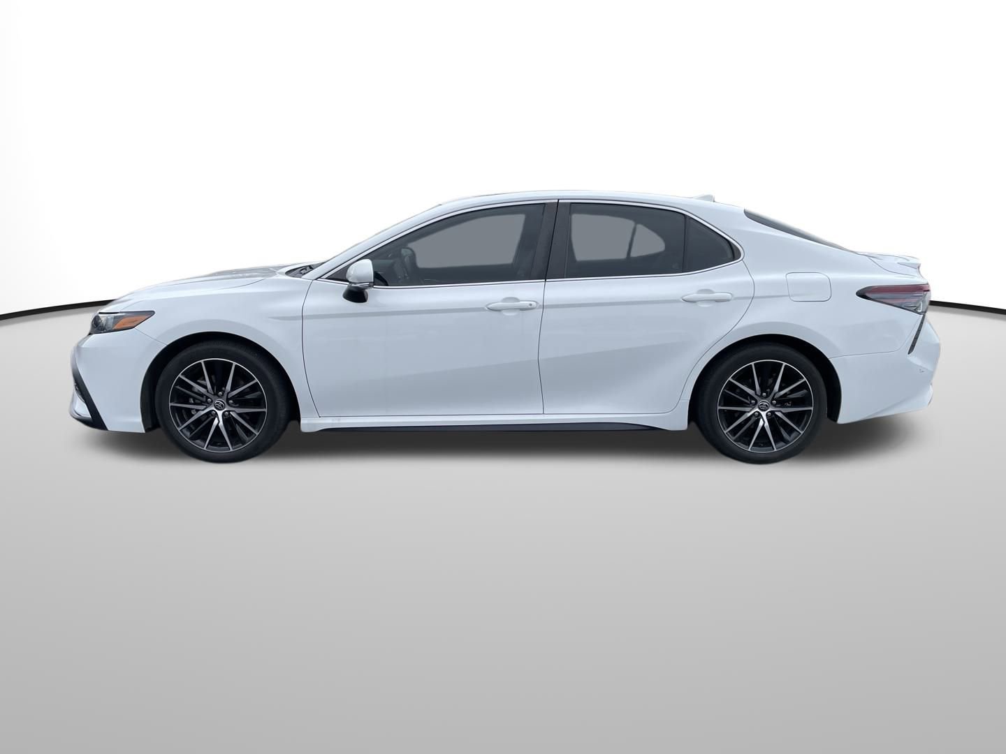 Certified 2022 Toyota Camry SE image 7