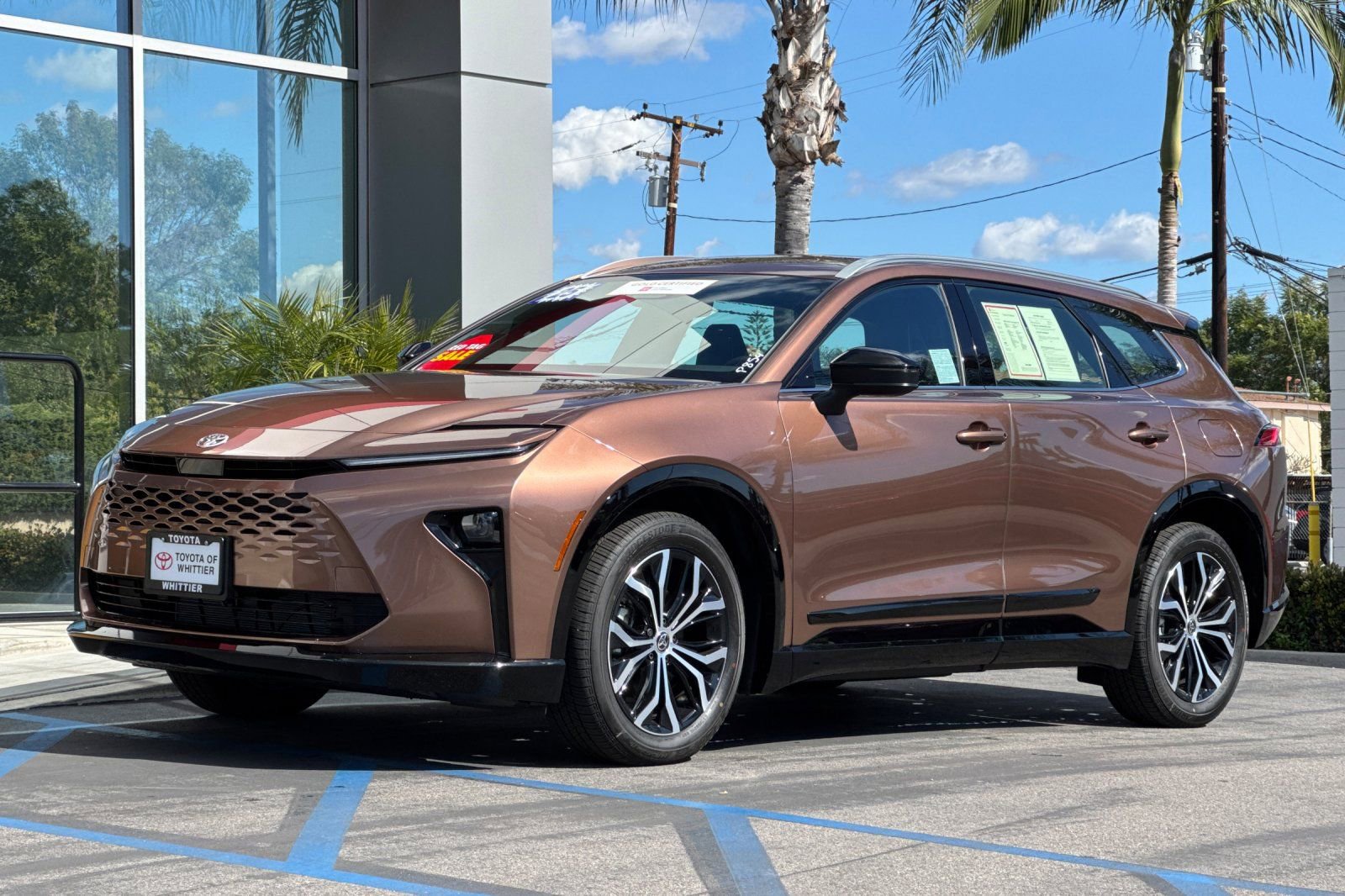 Certified 2025 Toyota Crown Signia image 10