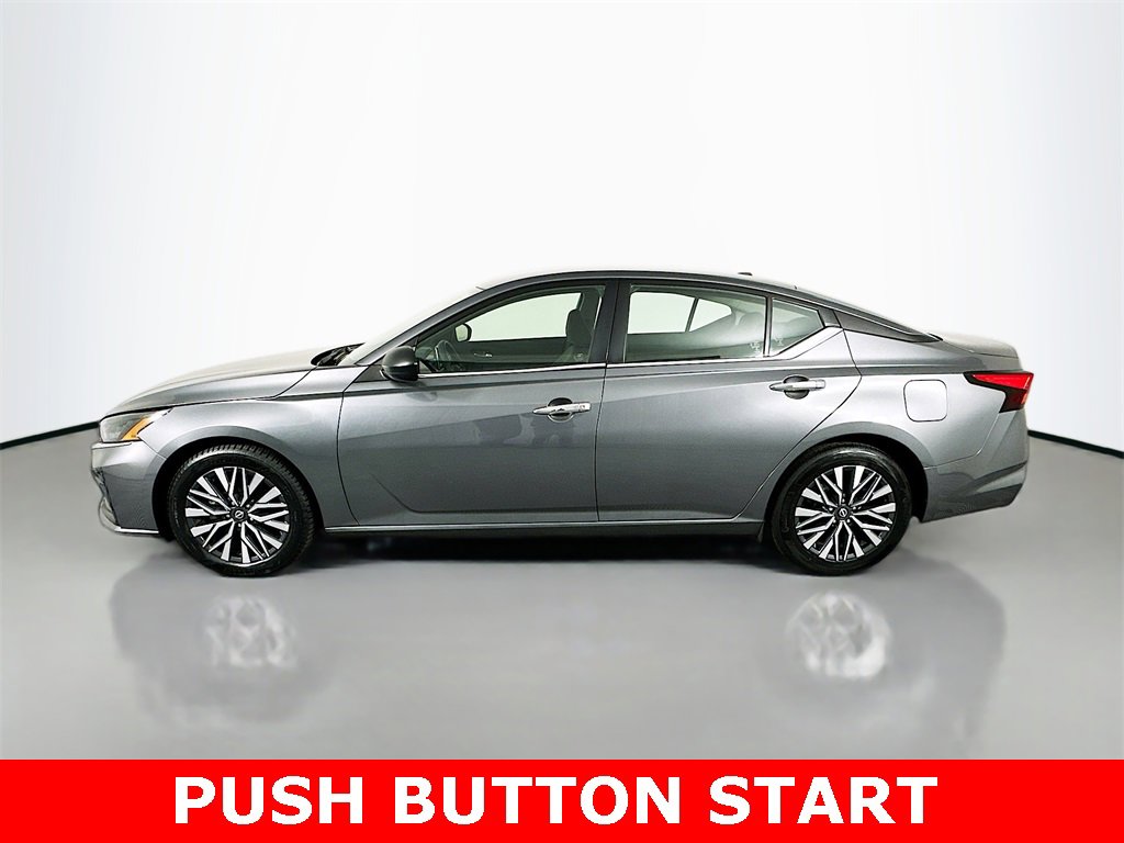 Used 2024 Nissan Altima 2.5 SV image 7