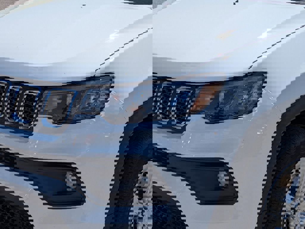 Used 2023 Jeep Compass Latitude image 6