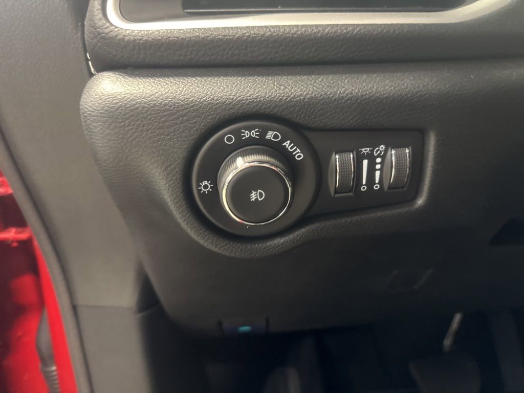 New 2025 Chrysler Pacifica Select image 15